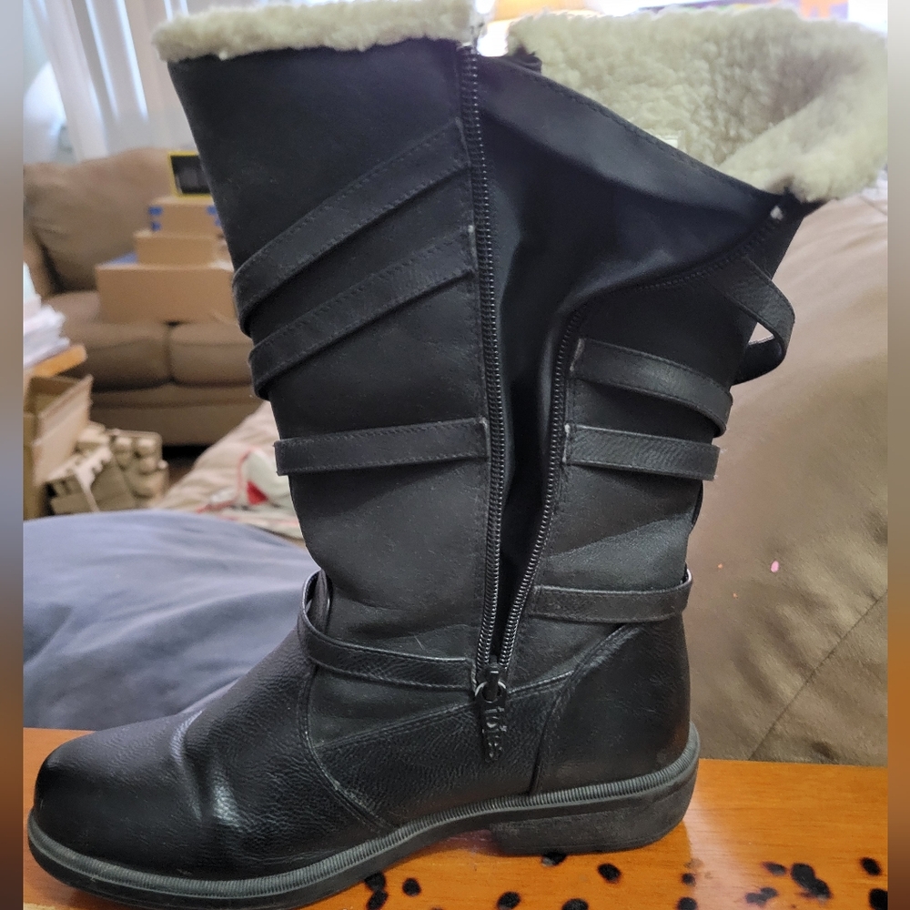 3/20$*Black Strappy Knee-High Boots - Picture 8 of 10